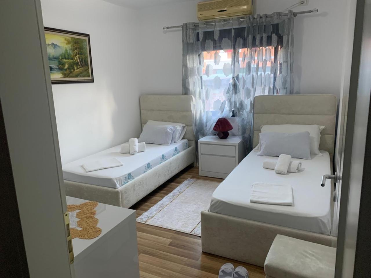 Flat In Berat'S Center Apartment Bagian luar foto