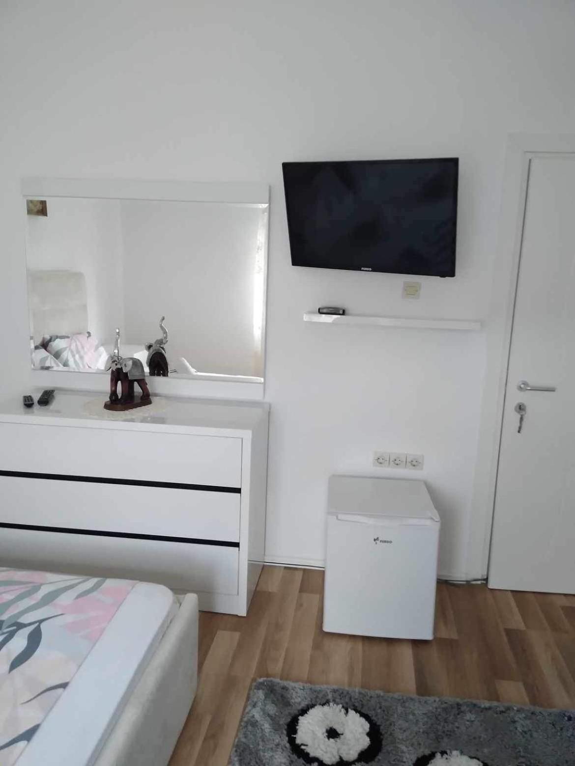 Flat In Berat'S Center Apartment Bagian luar foto