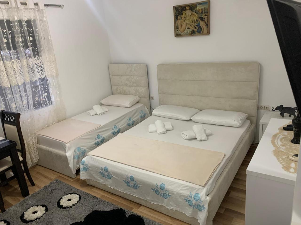 Flat In Berat'S Center Apartment Bagian luar foto