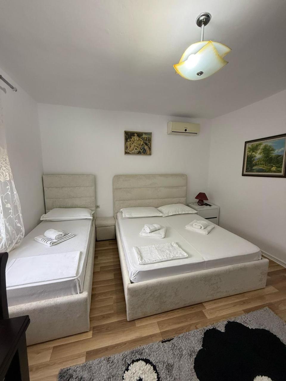 Flat In Berat'S Center Apartment Bagian luar foto