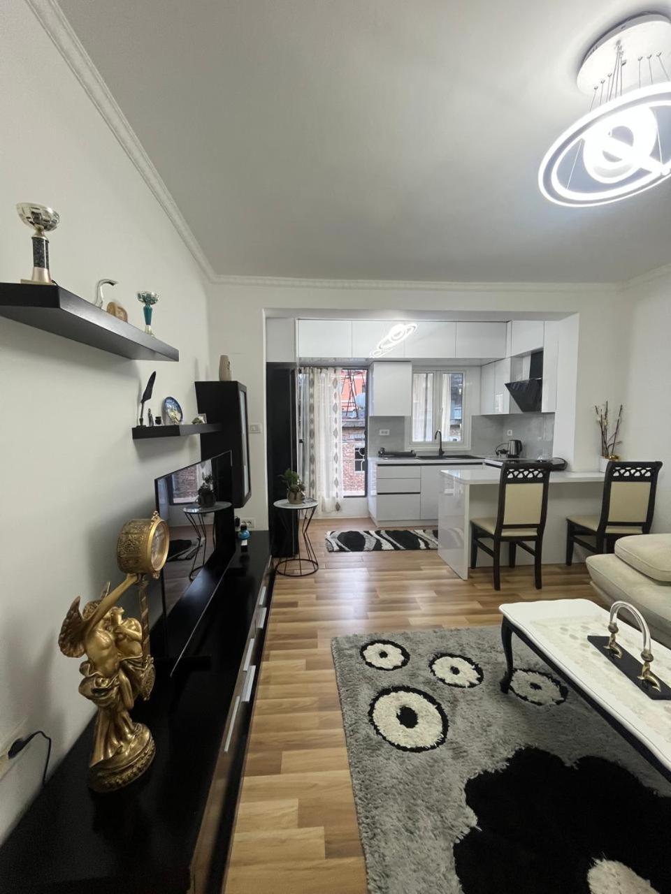 Flat In Berat'S Center Apartment Bagian luar foto