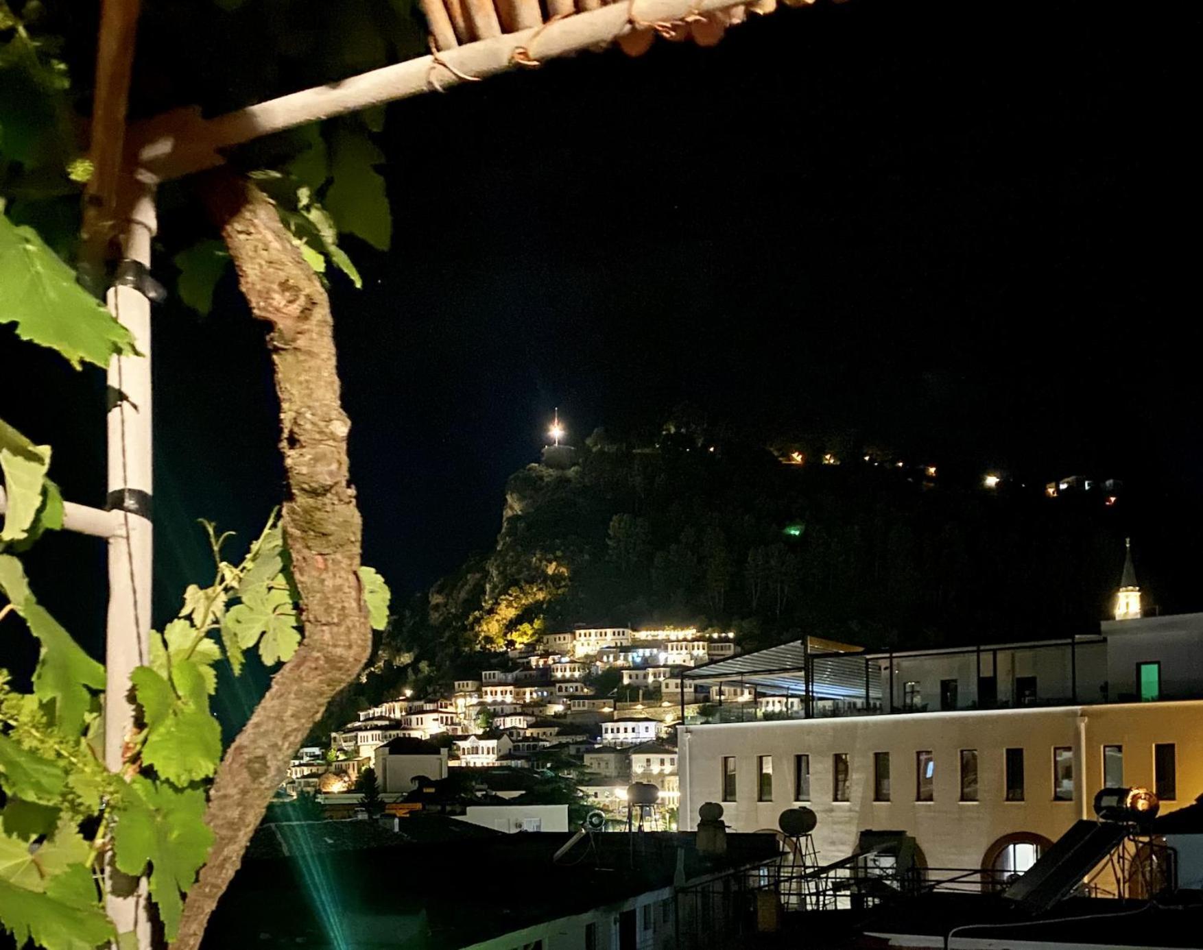 Flat In Berat'S Center Apartment Bagian luar foto